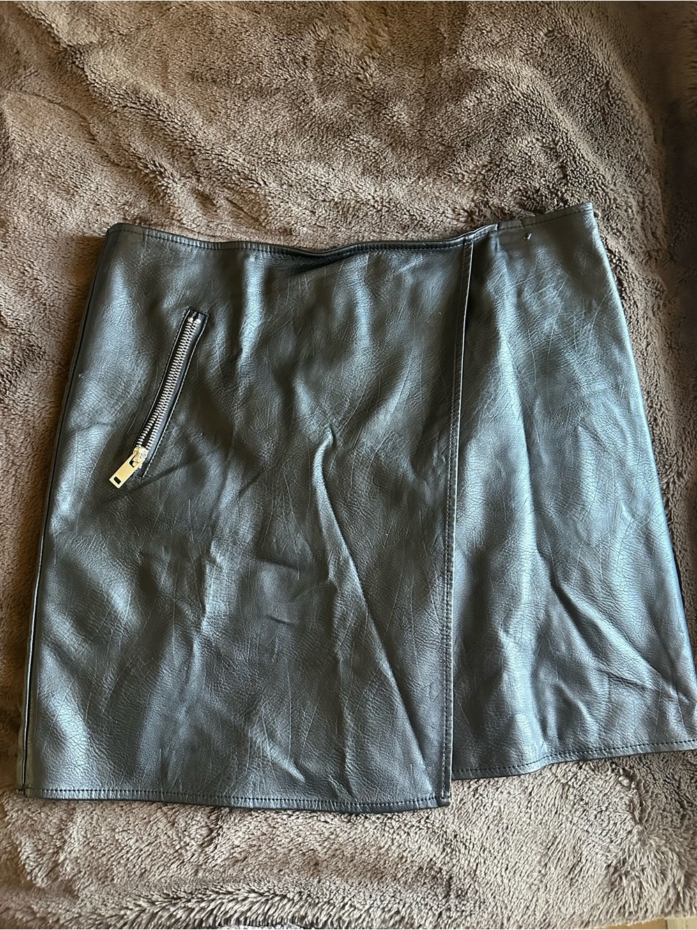 New Look Black Leather Mini Skirt with Zip Detail